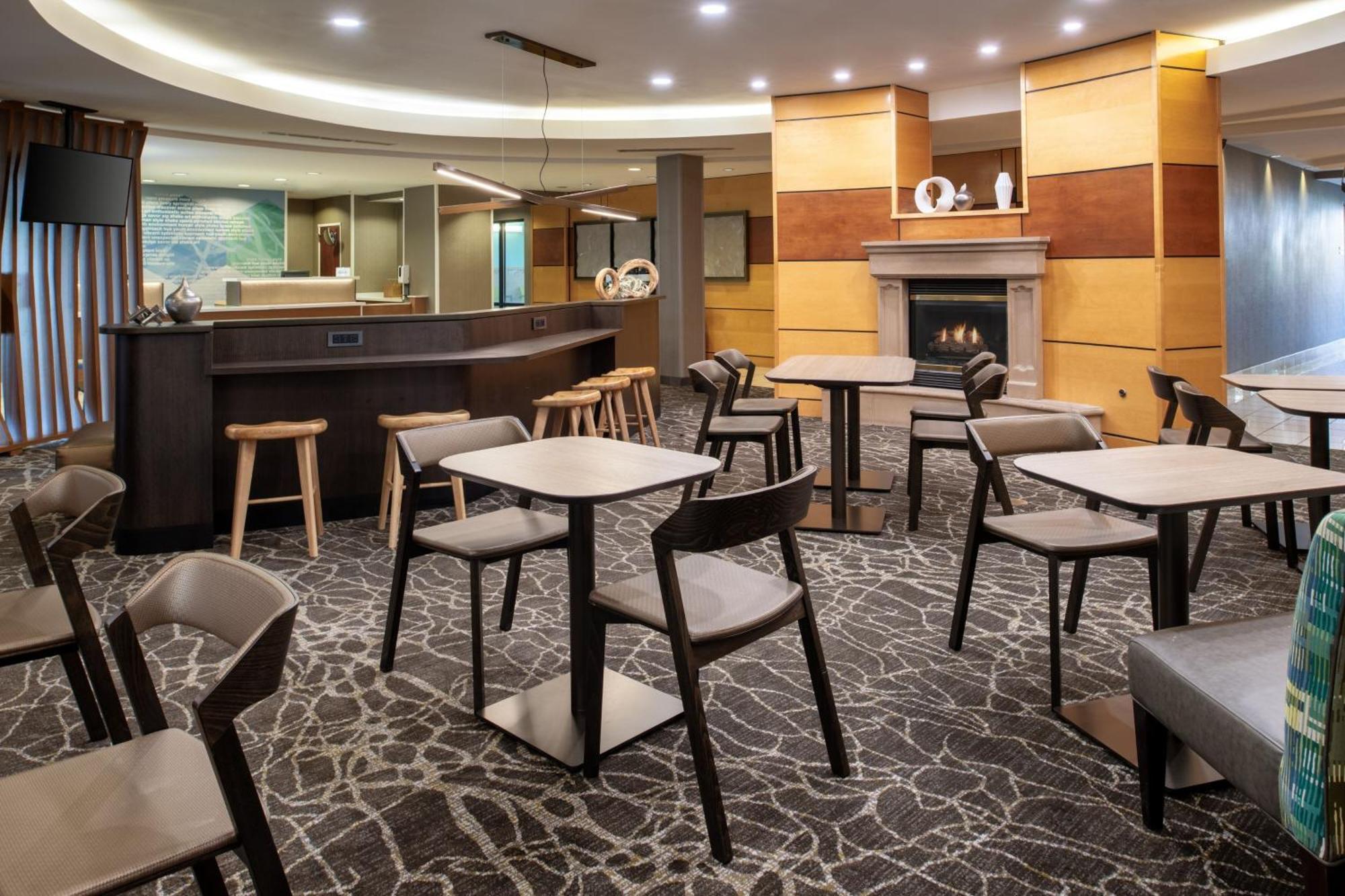 Springhill Suites By Marriott Medford Bagian luar foto